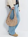 Große Ledertasche mit Nieten