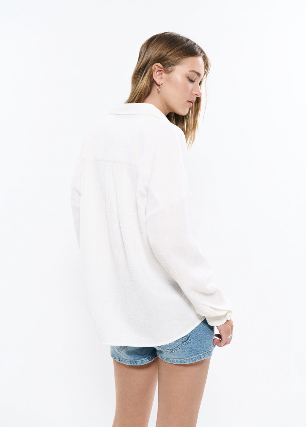 Bluse mit V-Ausschnitt aus doppeltem Stoff