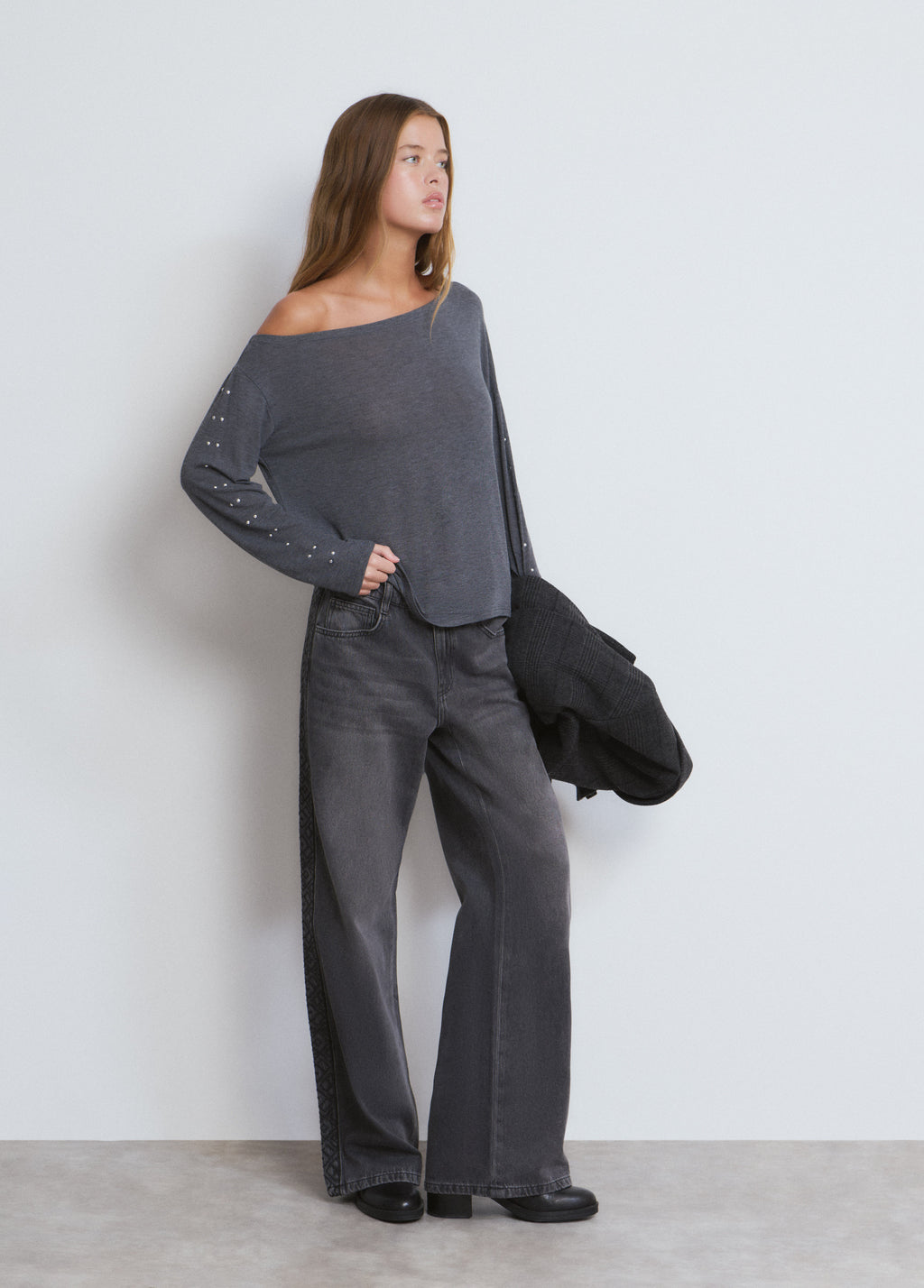 Long sleeve T-shirt with studs