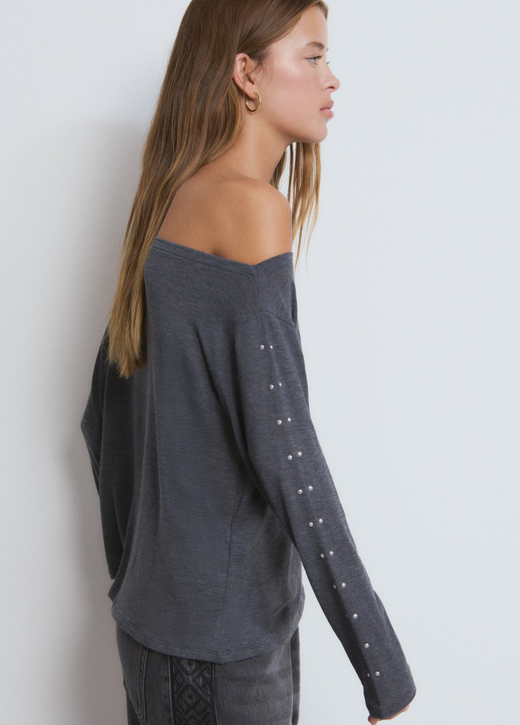 Long sleeve T-shirt with studs