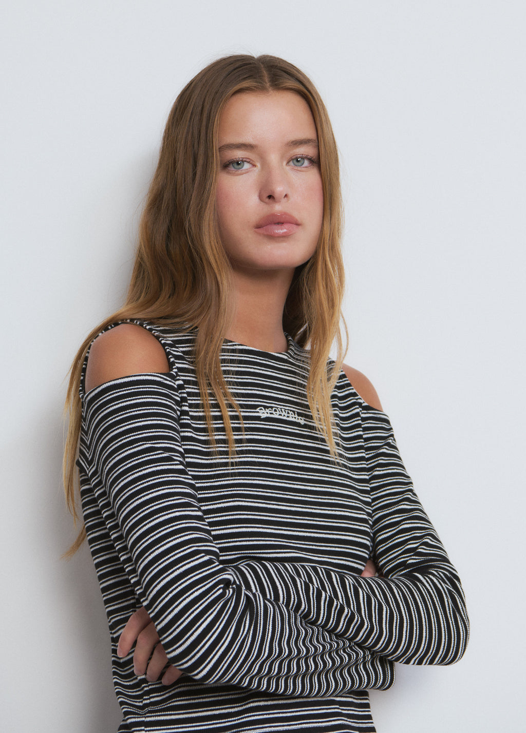 Striped T-shirt with shoulder cut-out