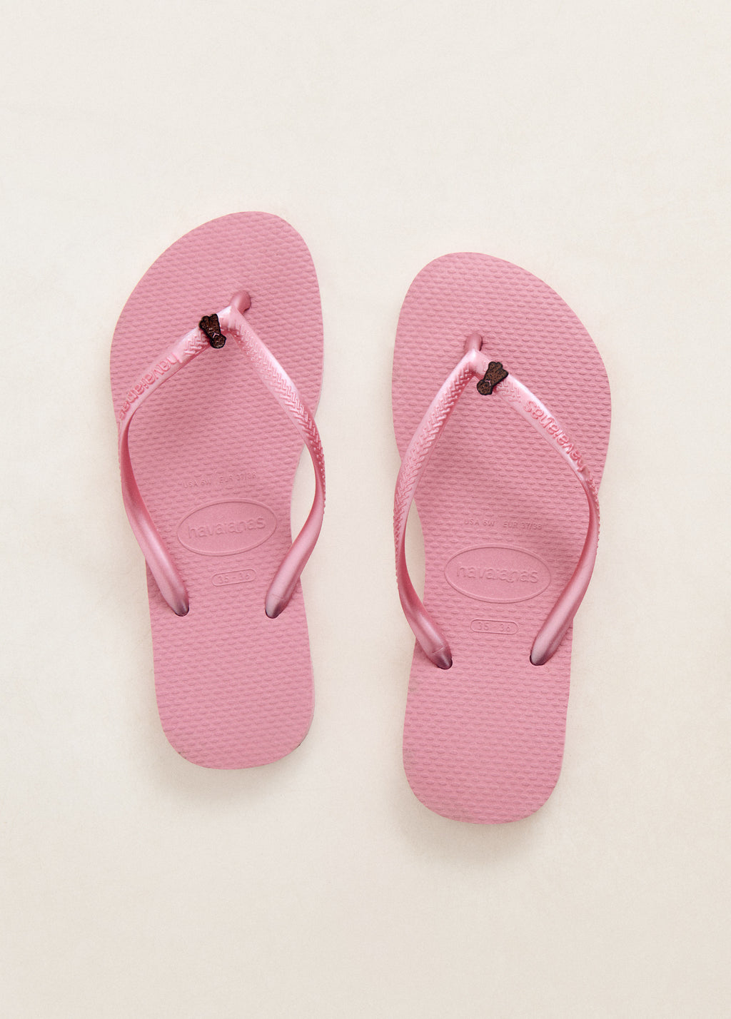 Havaianas sandals pin x Brownie ®
