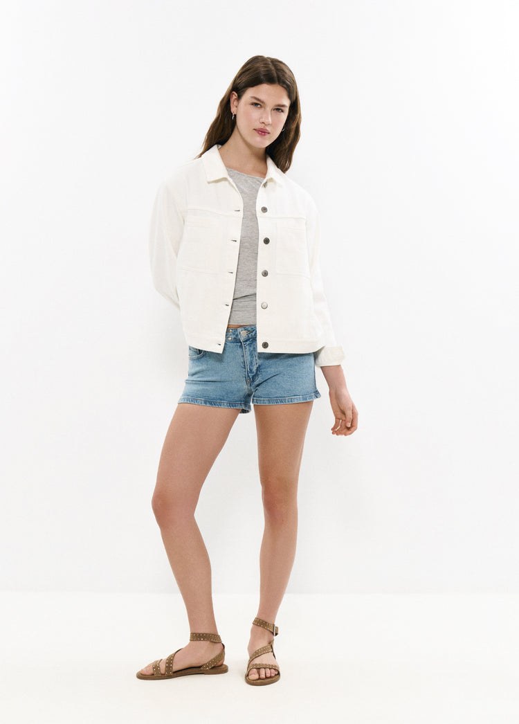 Jacket with large pockets