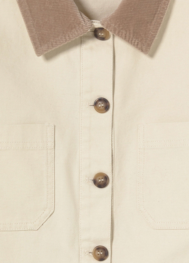 Short jacket with front pockets