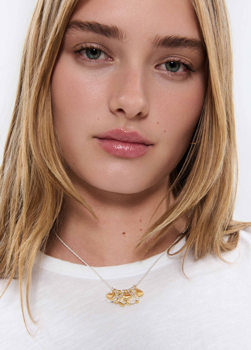 Piece necklace