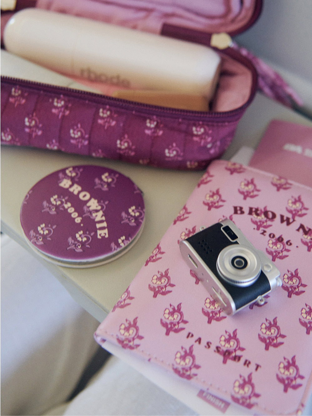 Brownie magnifying mirror
