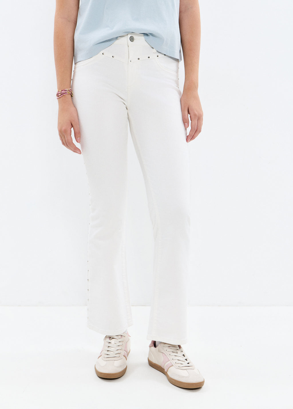 Cropped flare jeans with studs