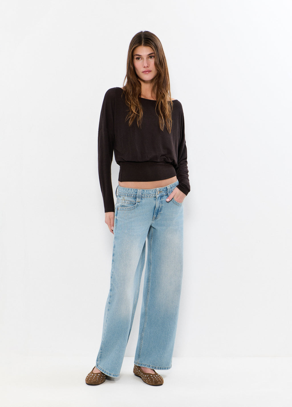 Relaxed low-rise jeans