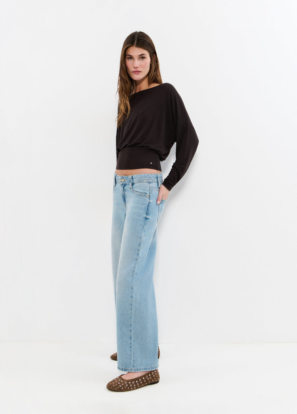 Relaxed low-rise jeans