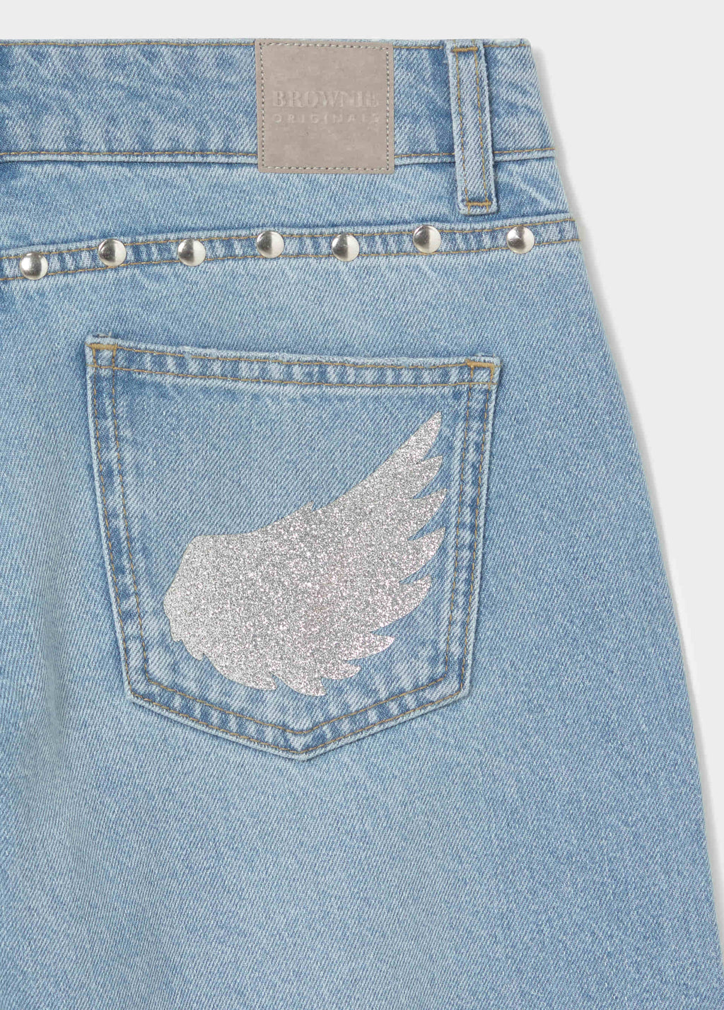 Jeans mit tiefem Bund und Glitzerflügeln