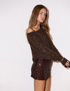 Gestrickter Pullover mit Lochmuster