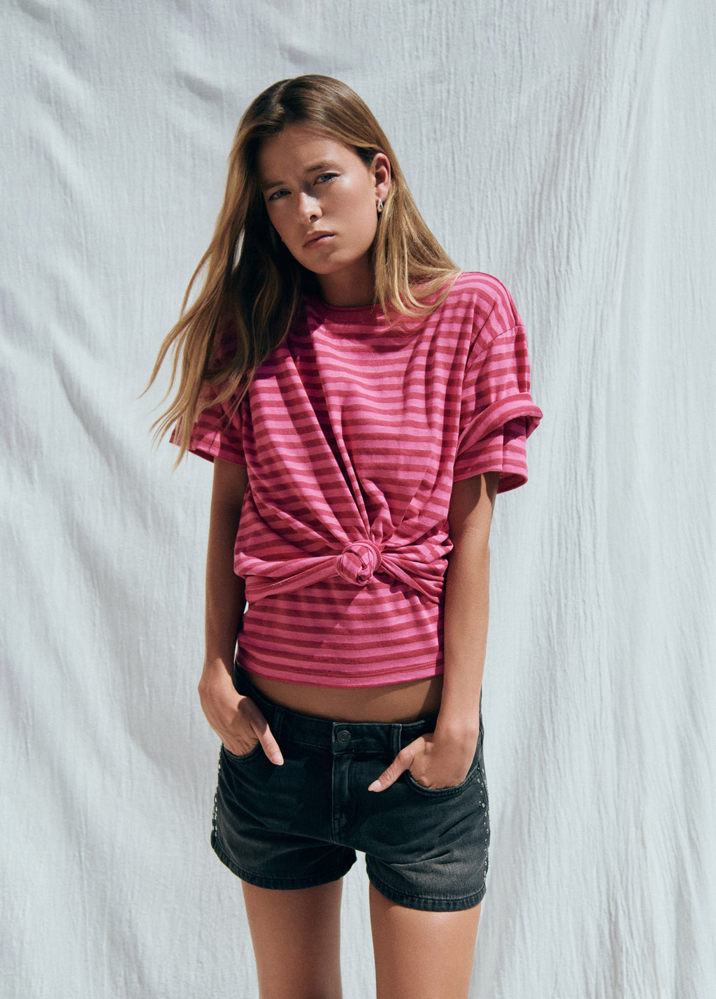 T-Shirt mit gewebtem Streifen und Nummer