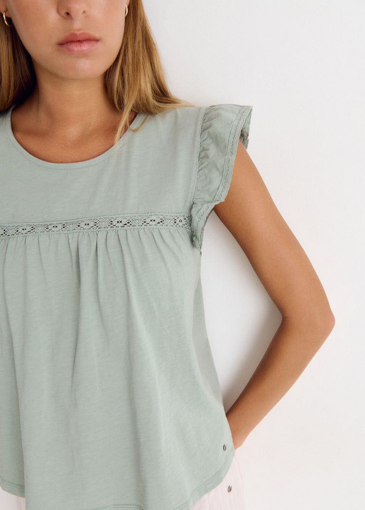 T-shirt volant e pizzo