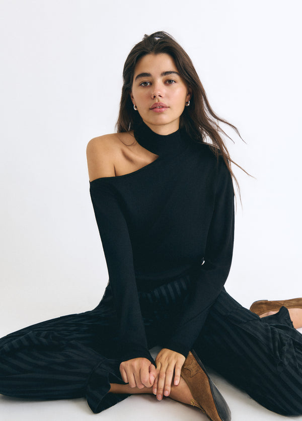 High-neck sweater with opening