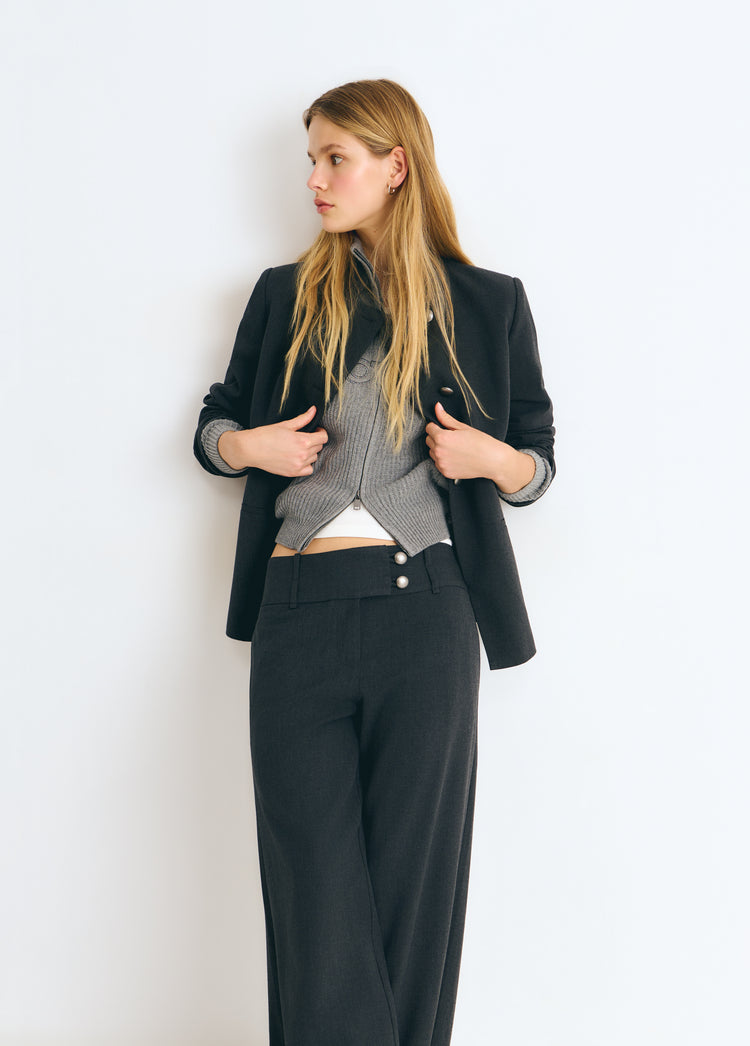 Wide low-rise trousers