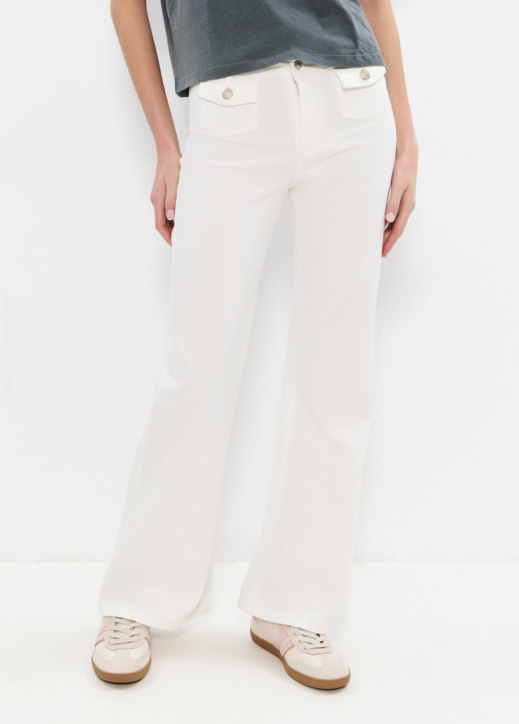 Flared pants with front pockets