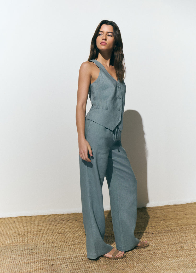 Flowy pants with patch pocket