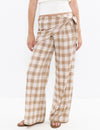 Broek met ruit en sjaaldetail