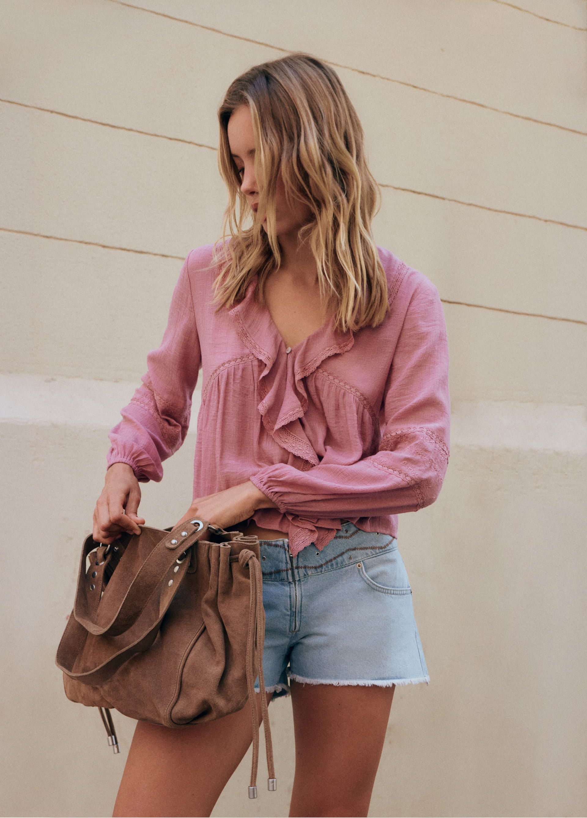 Blusa volantes manga bordada