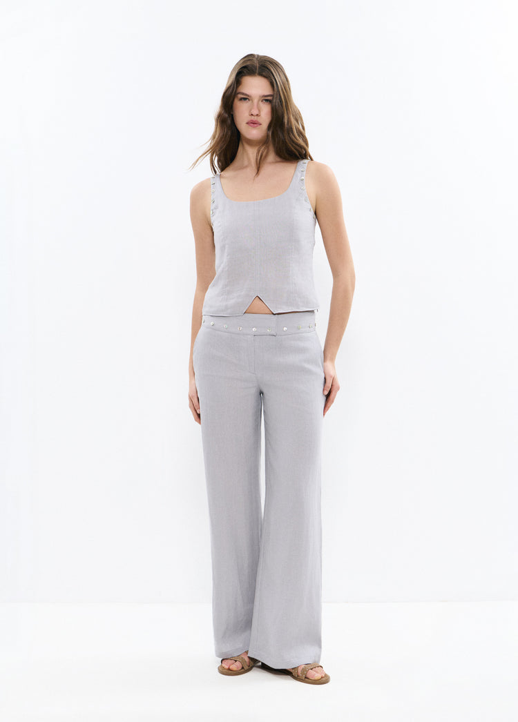 Linen top with button details