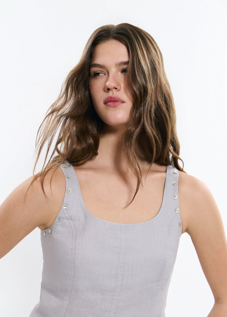 Linen top with button details