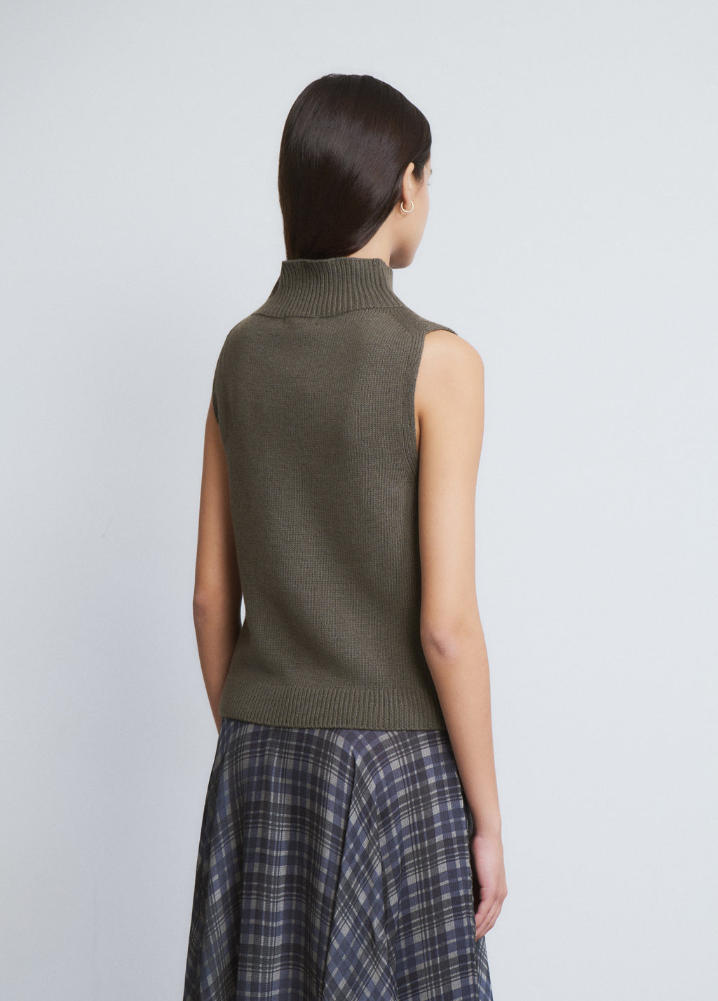 Cut-out top