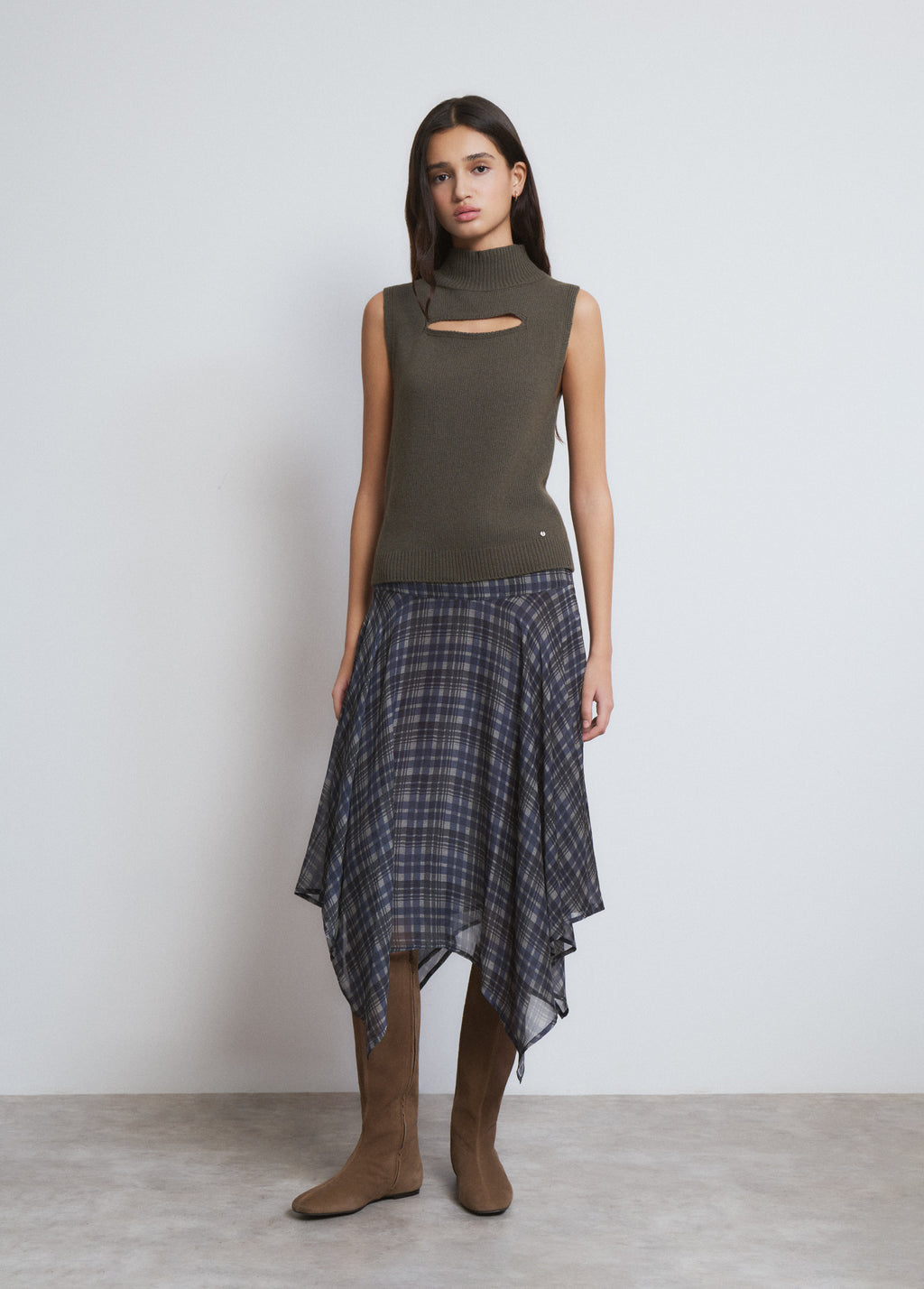 Cut-out top