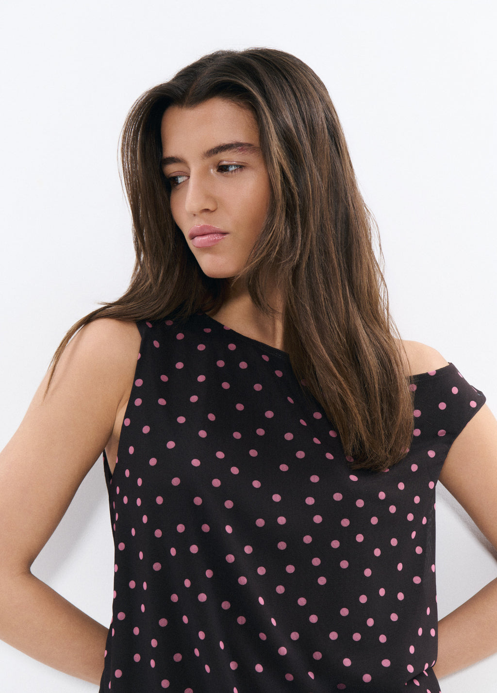 Vestido drapeado topos